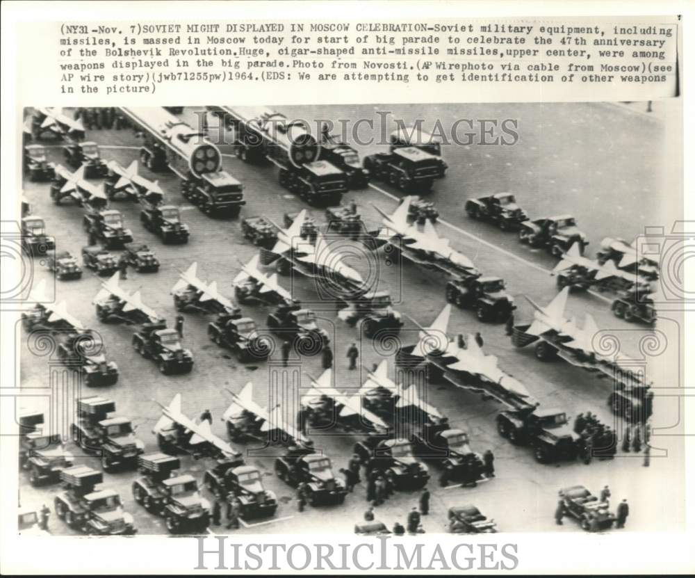 1964 Press Photo Soviet Military Might in 47th Anniversary of Revolution Parade