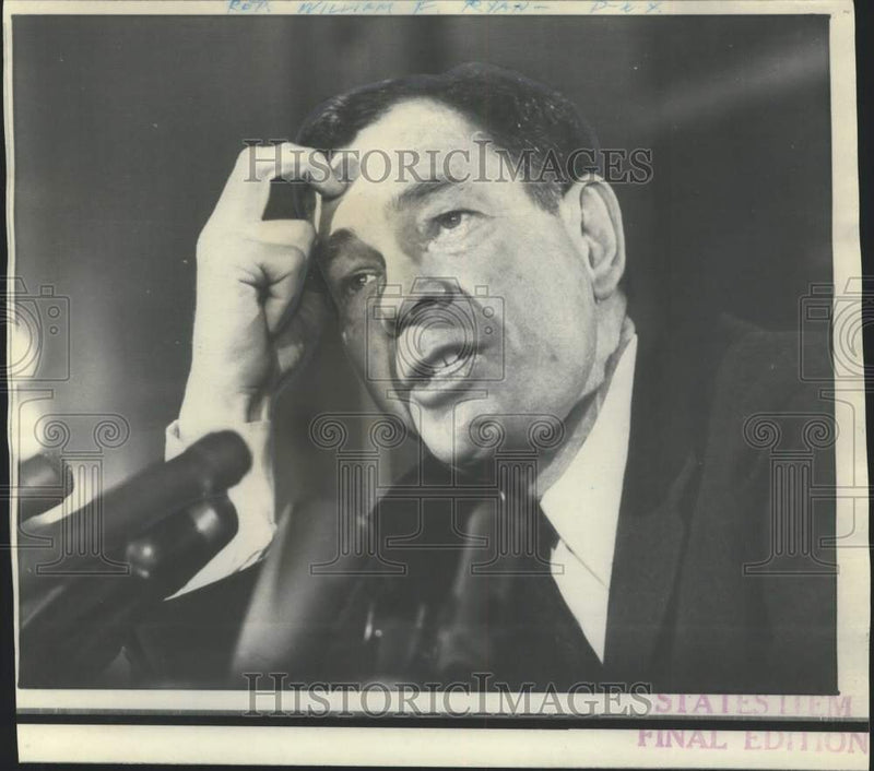 Load image into Gallery viewer, 1967 Press Photo Representative William F. Ryan of New York Talks Apollo Program
