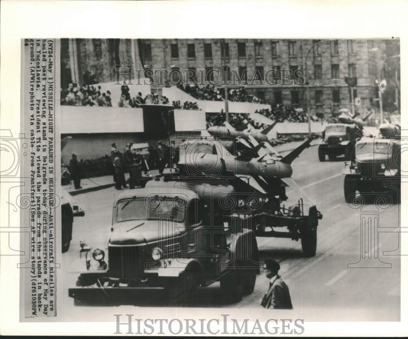 Load image into Gallery viewer, 1964 Press Photo Parade bystanders admire anti-aircraft missiles in Yugoslavia
