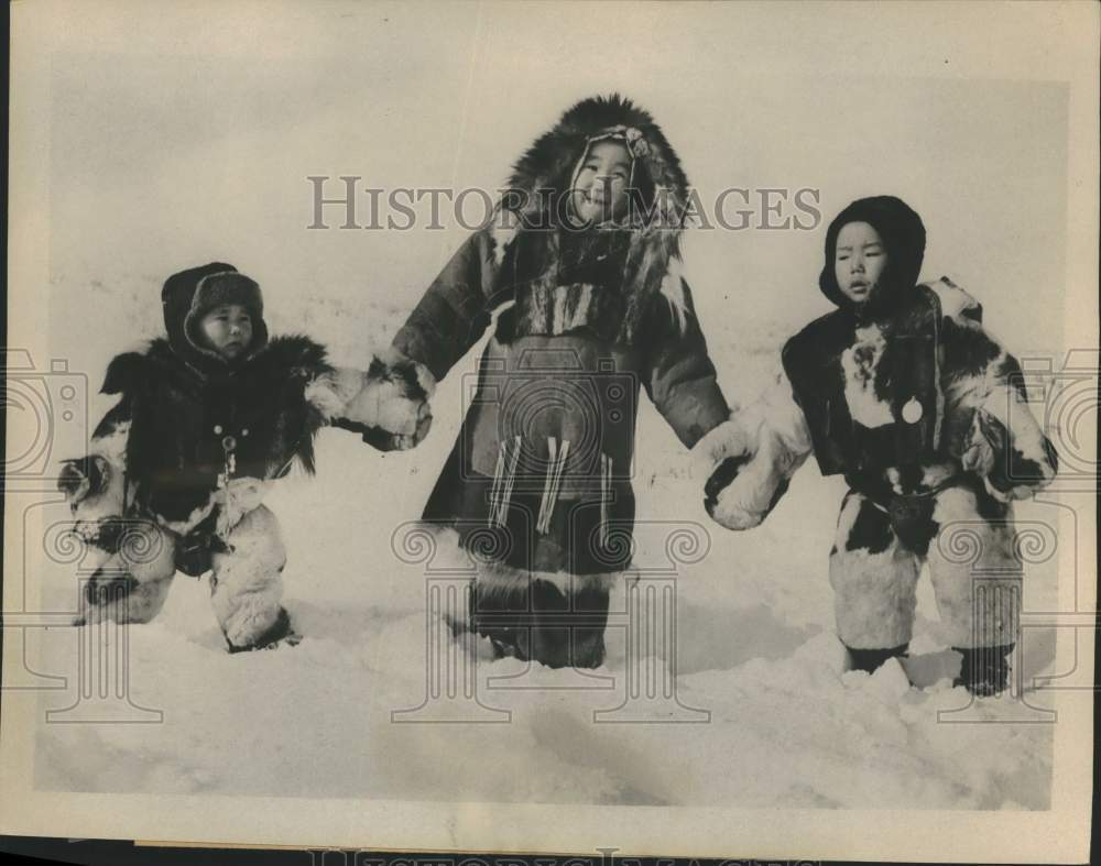 1960 Press Photo Children from Kamchatka, Russia Warmly Dressed - now40237