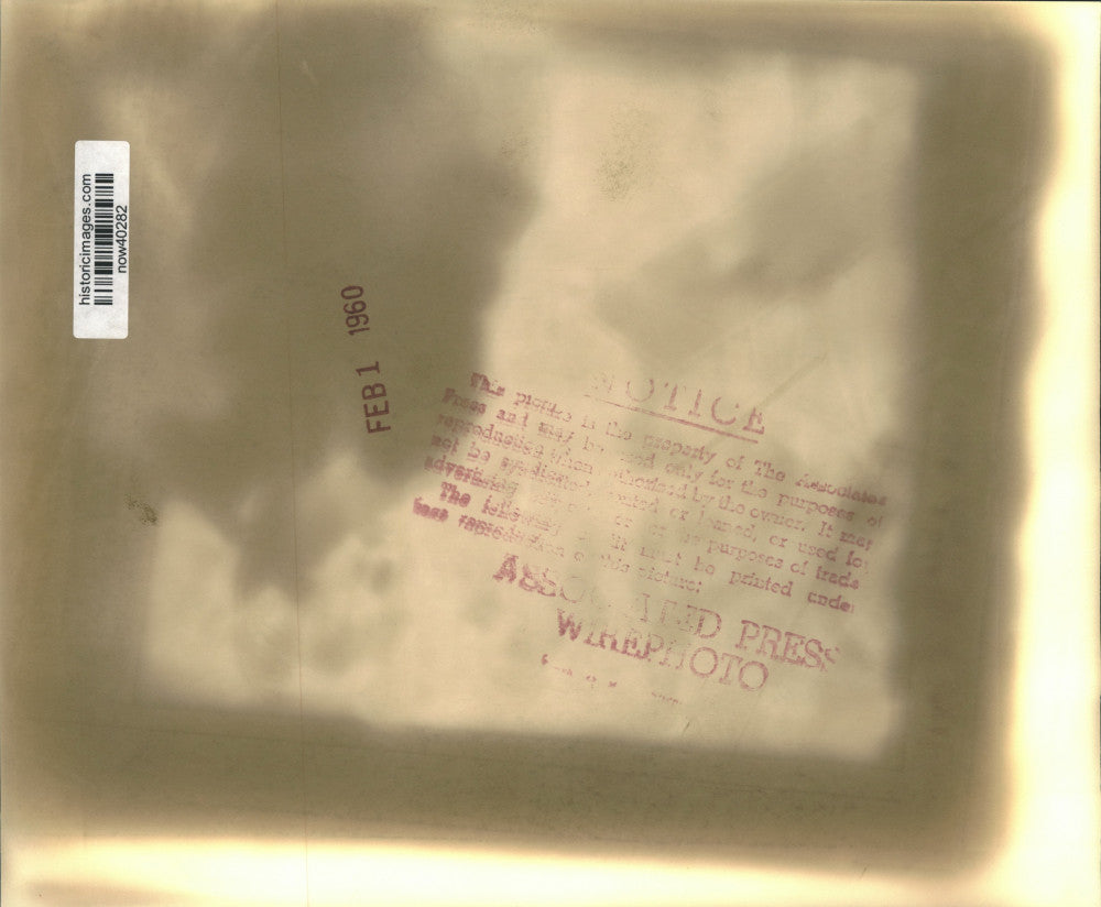 1960 Press Photo Soviet officials are greeted by a crowd upon arrival, New York