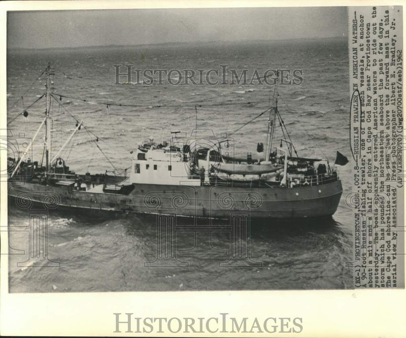 Load image into Gallery viewer, 1962 Press Photo A Russian fishing trawler avoids a storm, at anchor in Cape Cod
