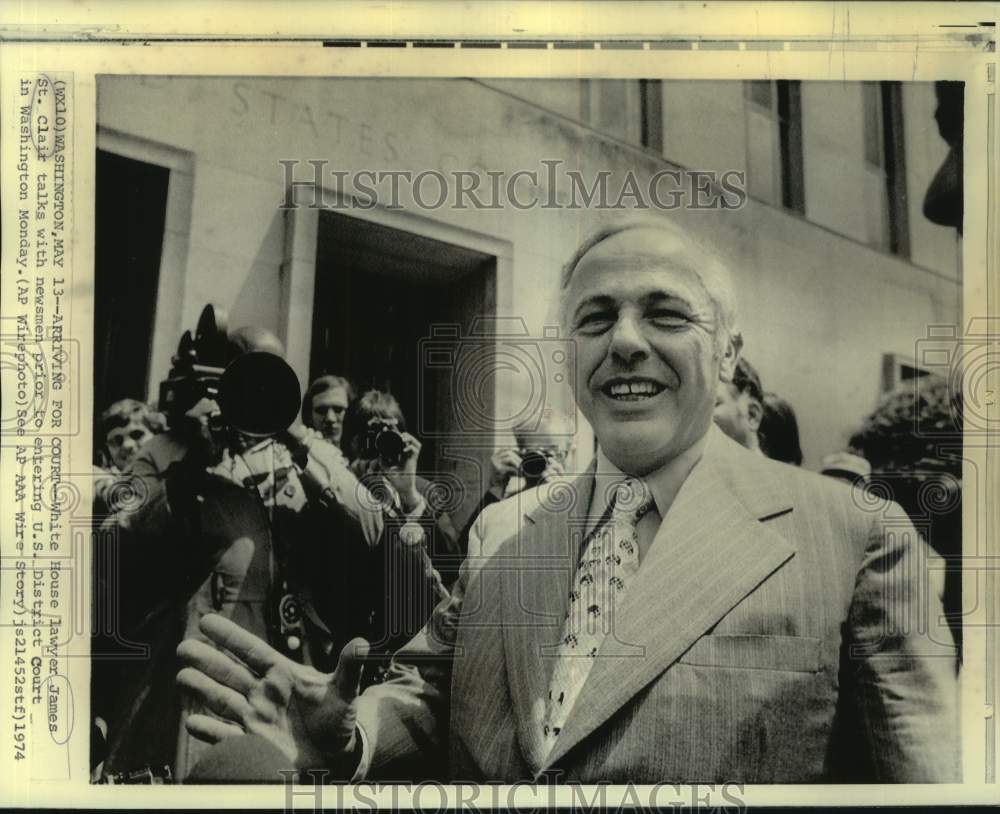 1974 Press Photo White House lawyer James St. Clair talks with the press, Wash.