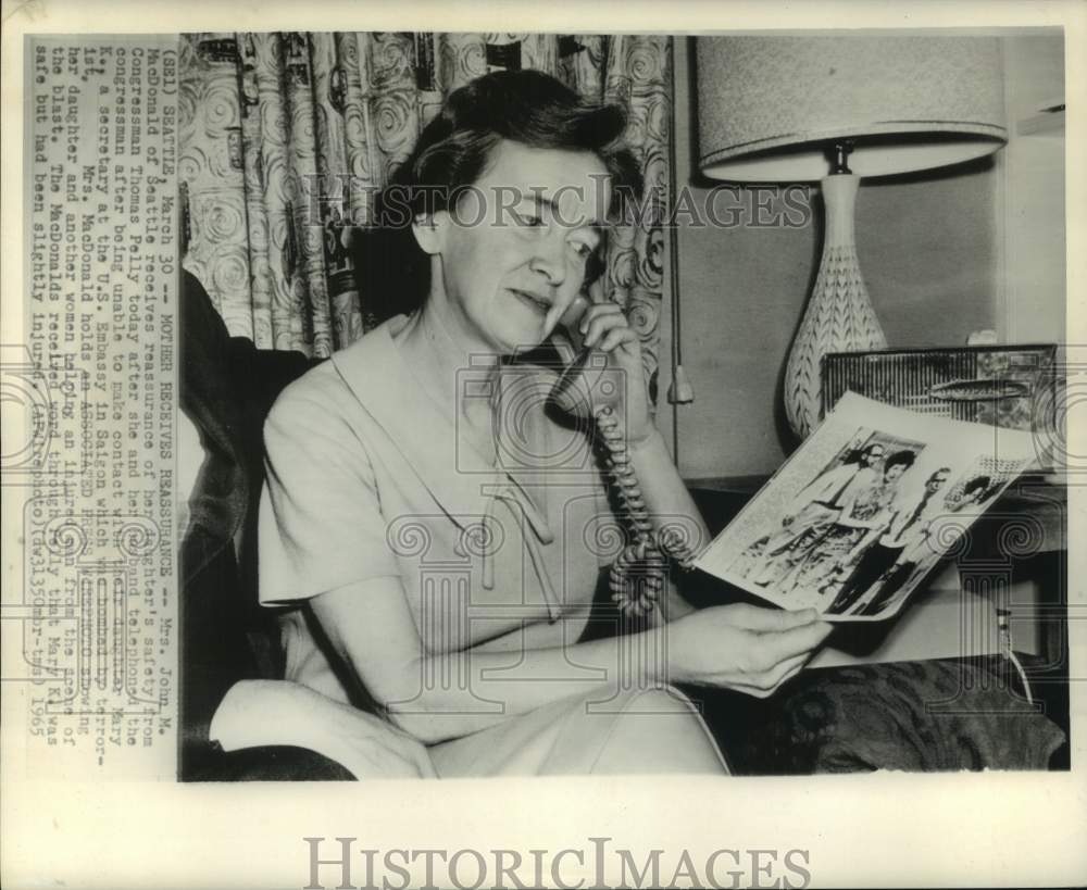1965 Press Photo Mrs. John MacDonald receives word of her daughter&#39;s safety, WA.