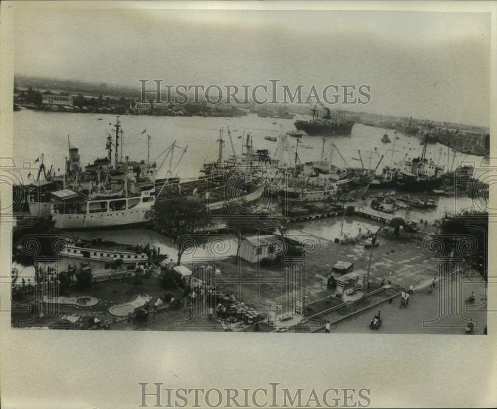 1966 Press Photo Port in Saigon, Vietnam - now40450