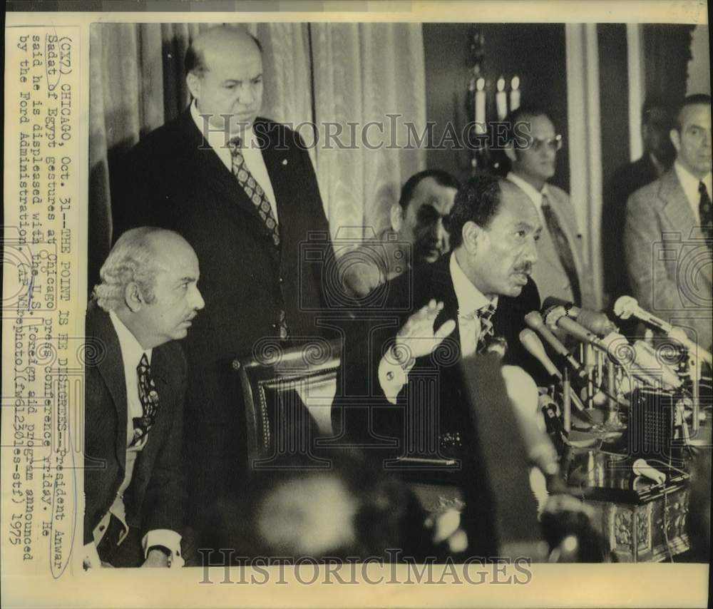 1975 Press Photo Egypt&#39;s President Anwar Sadat at Chicago News Conference