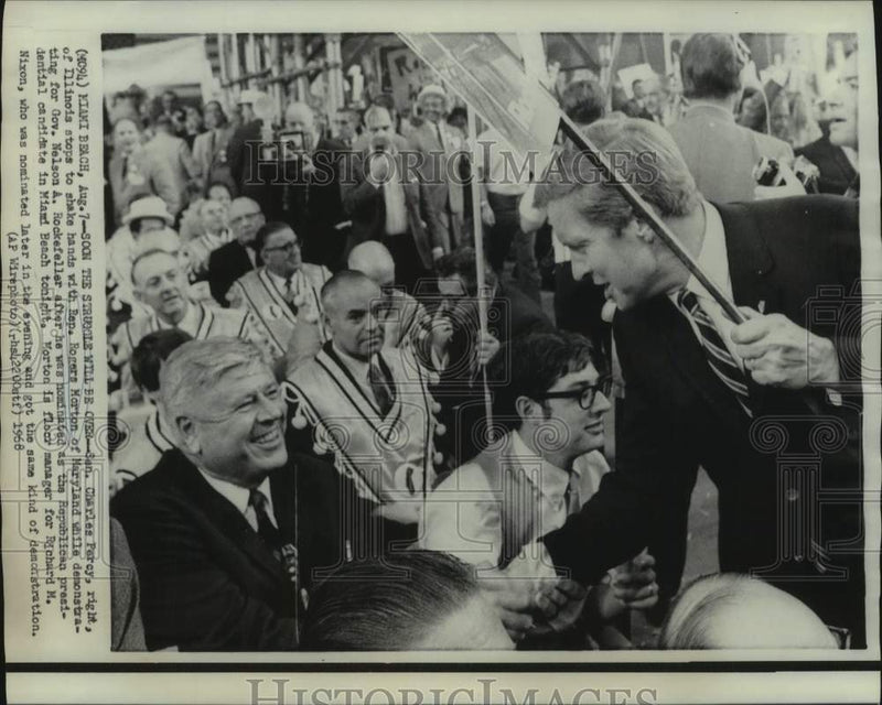 Load image into Gallery viewer, 1968 Press Photo Rockefeller, Nixon Campaign Officials at Republican Convention
