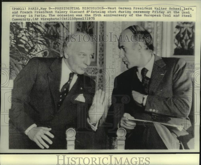 Load image into Gallery viewer, 1975 Press Photo West German, French Presidents Meet in Paris - now40598
