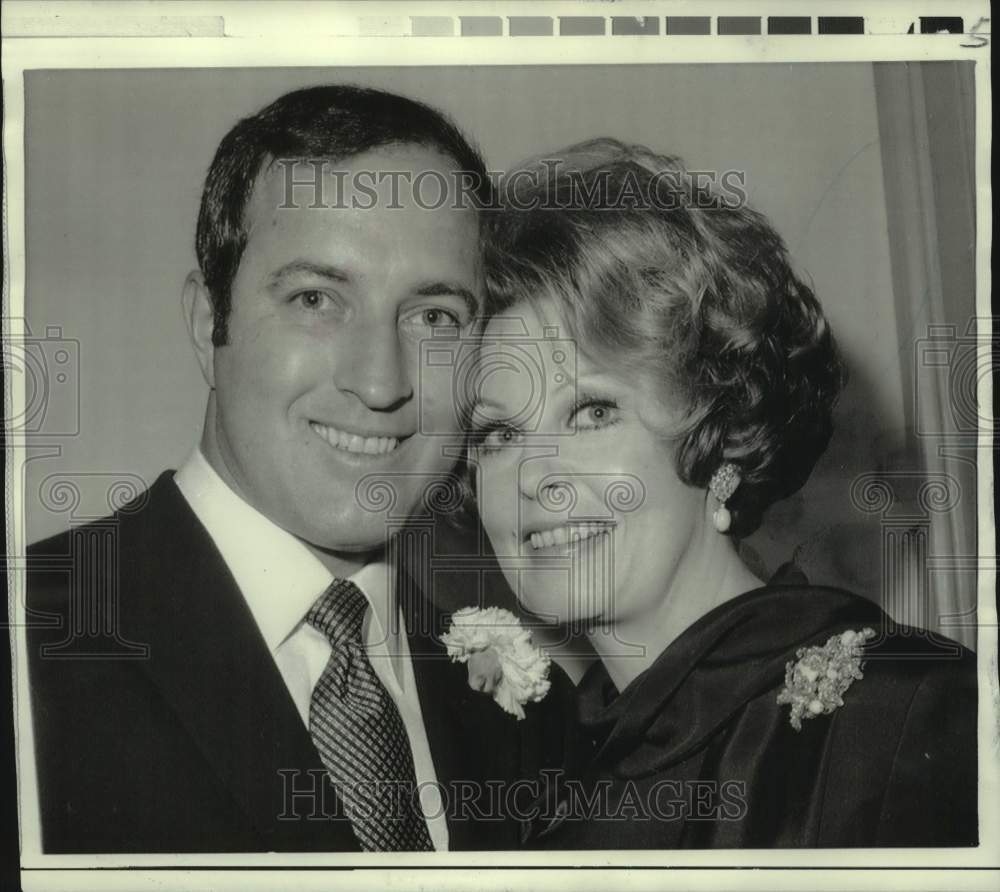 1969 Press Photo Actress Arlene Dahl &amp; Husband Rousevelle W. Schaum, New York