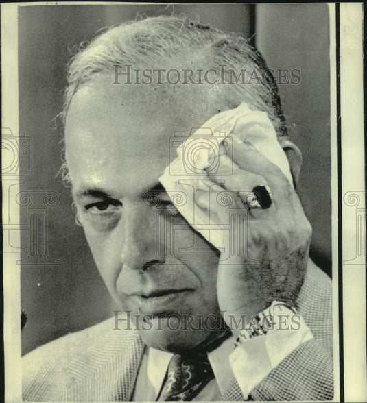 1974 Press Photo Presidential Lawyer James D. St. Clair at News Conference