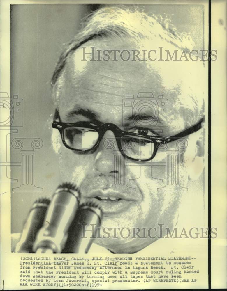 1974 Press Photo President Nixon's Lawyer Tells Press Nixon Will Hand over Tapes