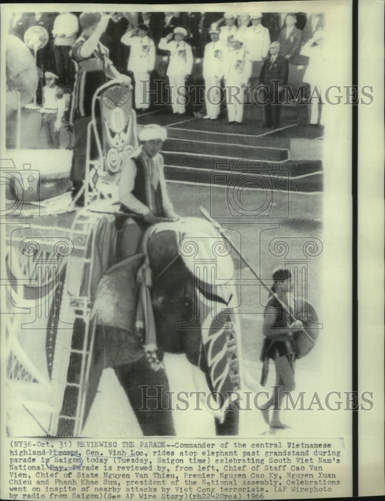 Load image into Gallery viewer, 1966 Press Photo South Vietnam National Day Parade, Saigon - now40798
