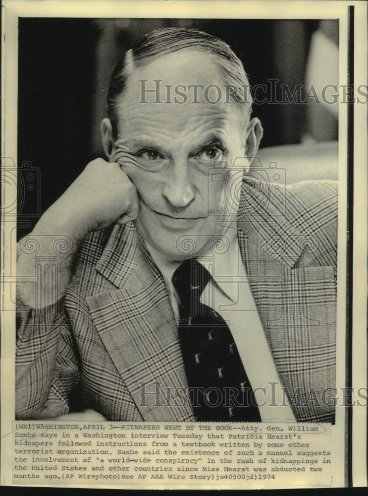 1974 Press Photo Attorney General William Saxbe Comments on Hearst Kidnapping