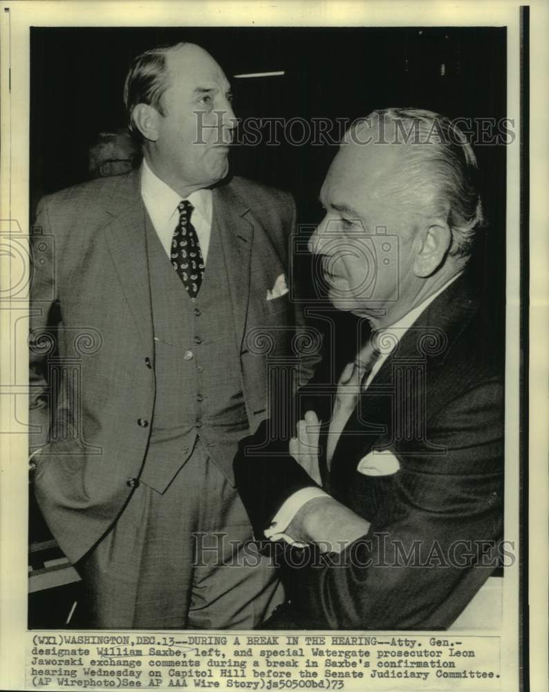 Load image into Gallery viewer, 1973 Press Photo Attorney General-Designate, Watergate Prosecutor Chat in Senate
