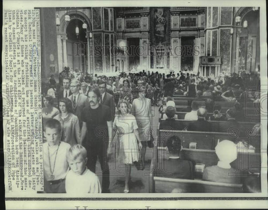 1968 Press Photo Congregants Boycott Part of Mass, St. Matthews Cathedral