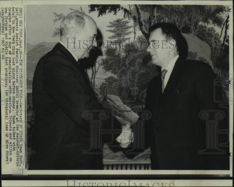 Load image into Gallery viewer, 1967 Press Photo Secretary of State Rusk Meets Soviet's Andrei Gromyko, New York
