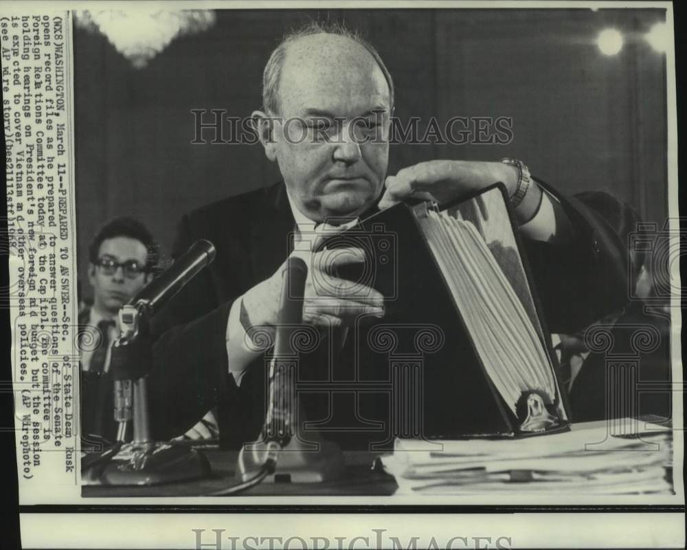 1968 Press Photo Secretary of State Dean Rusk Opens Files to Answer Senate