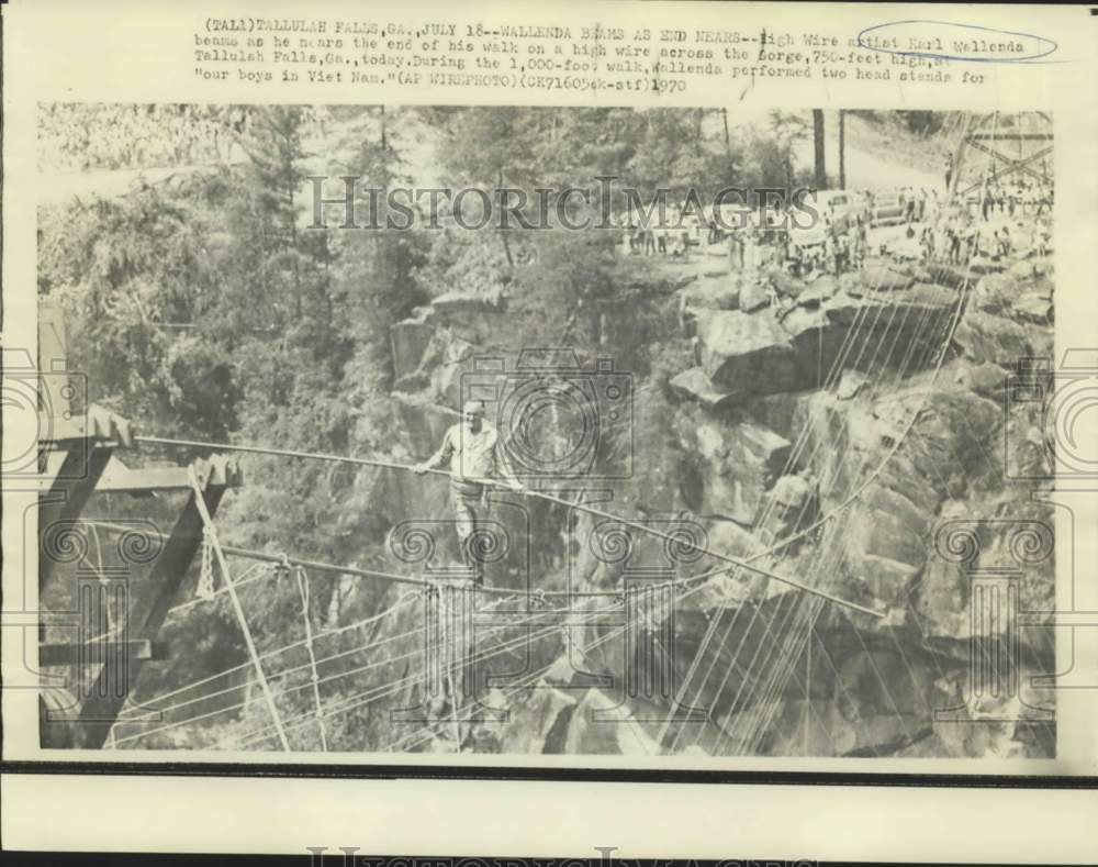1970 Press Photo Aerialist Karl Wallenda nears end of 1,000 foot gorge walk