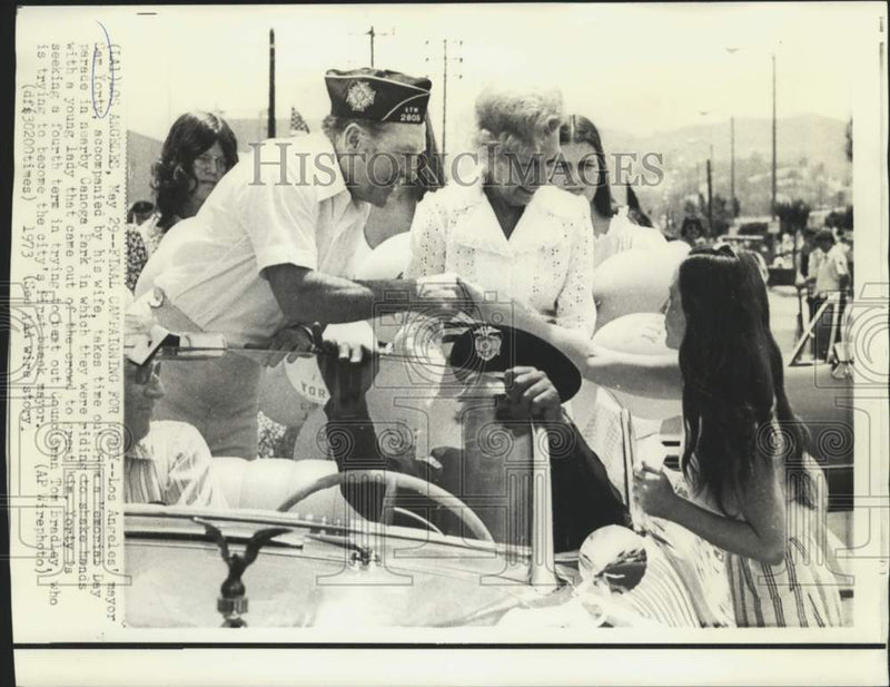 Load image into Gallery viewer, 1973 Press Photo Los Angeles Mayor Sam Yorty in Memorial Day Parade- Canoga Park
