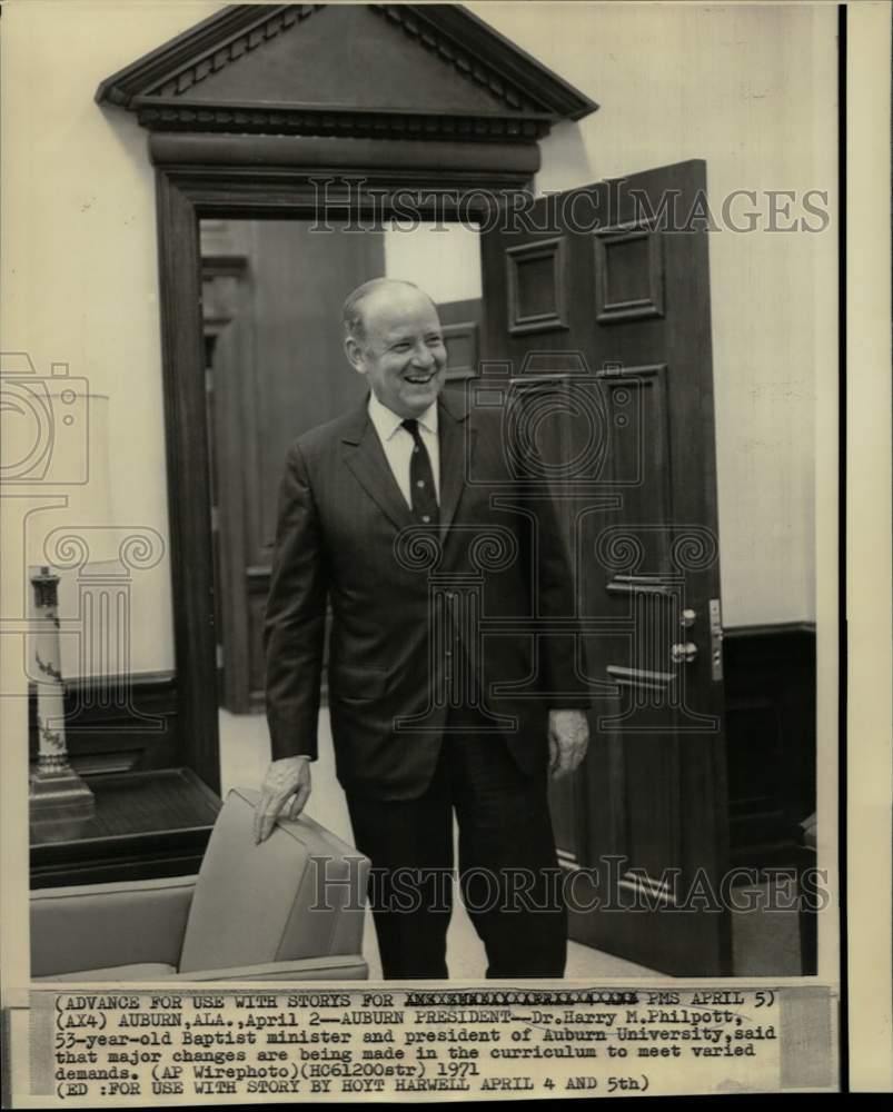 1971 Press Photo Auburn University President Dr. Harry Philpott. - now46262- Historic Images