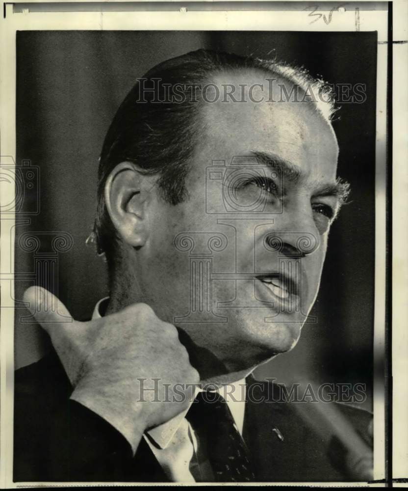 1970 Press Photo FAA Head John Shaffer Talks Controllers Strike to Press- Historic Images