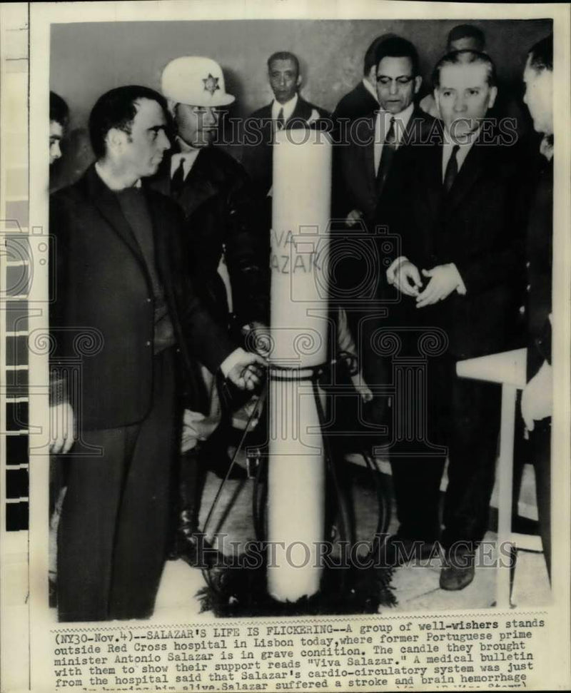 Load image into Gallery viewer, 1968 Press Photo Antonia Salazar well-wishers brought candle to Lisbon hospital
