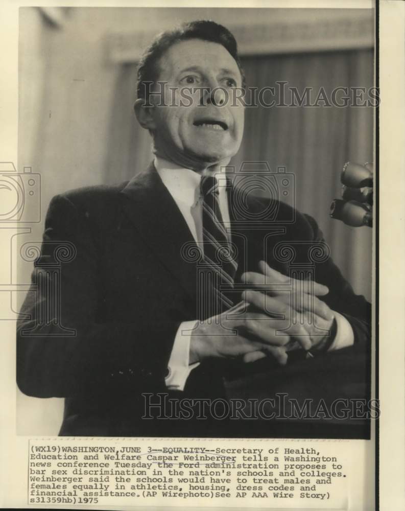 1975 Press Photo Caspar Weinberger, Secretary of Health, Education and Welfare