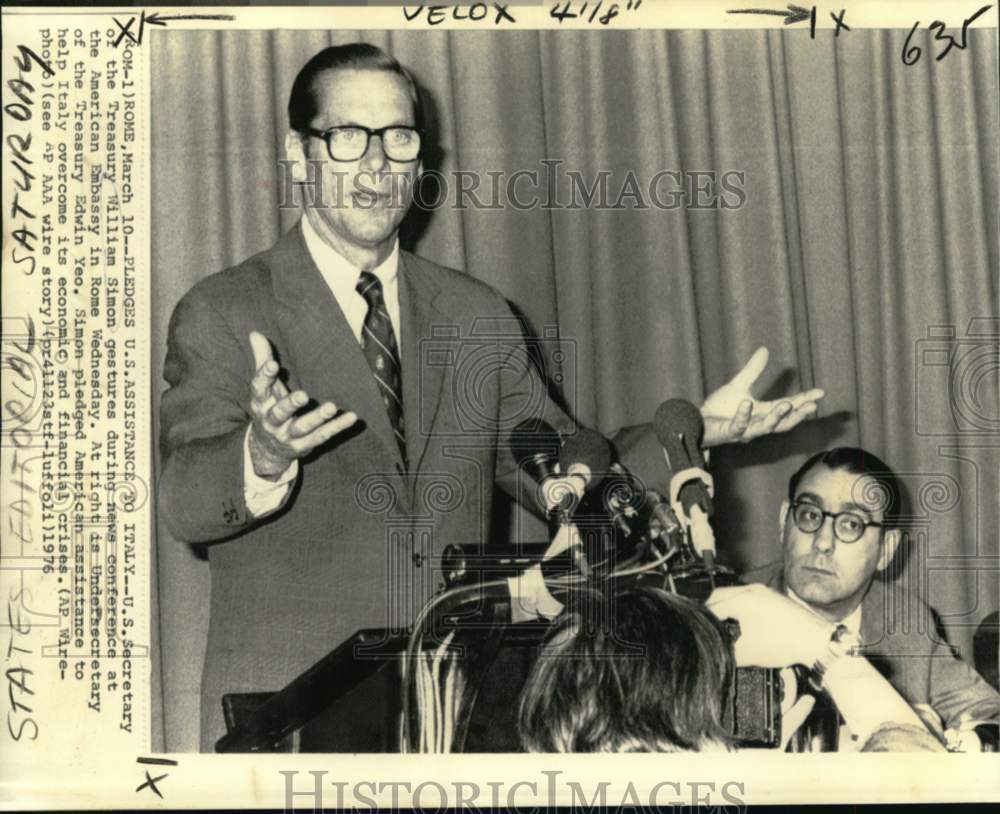 1976 Press Photo William Simon, US Treasury Sec. at the American Embassy in Rome