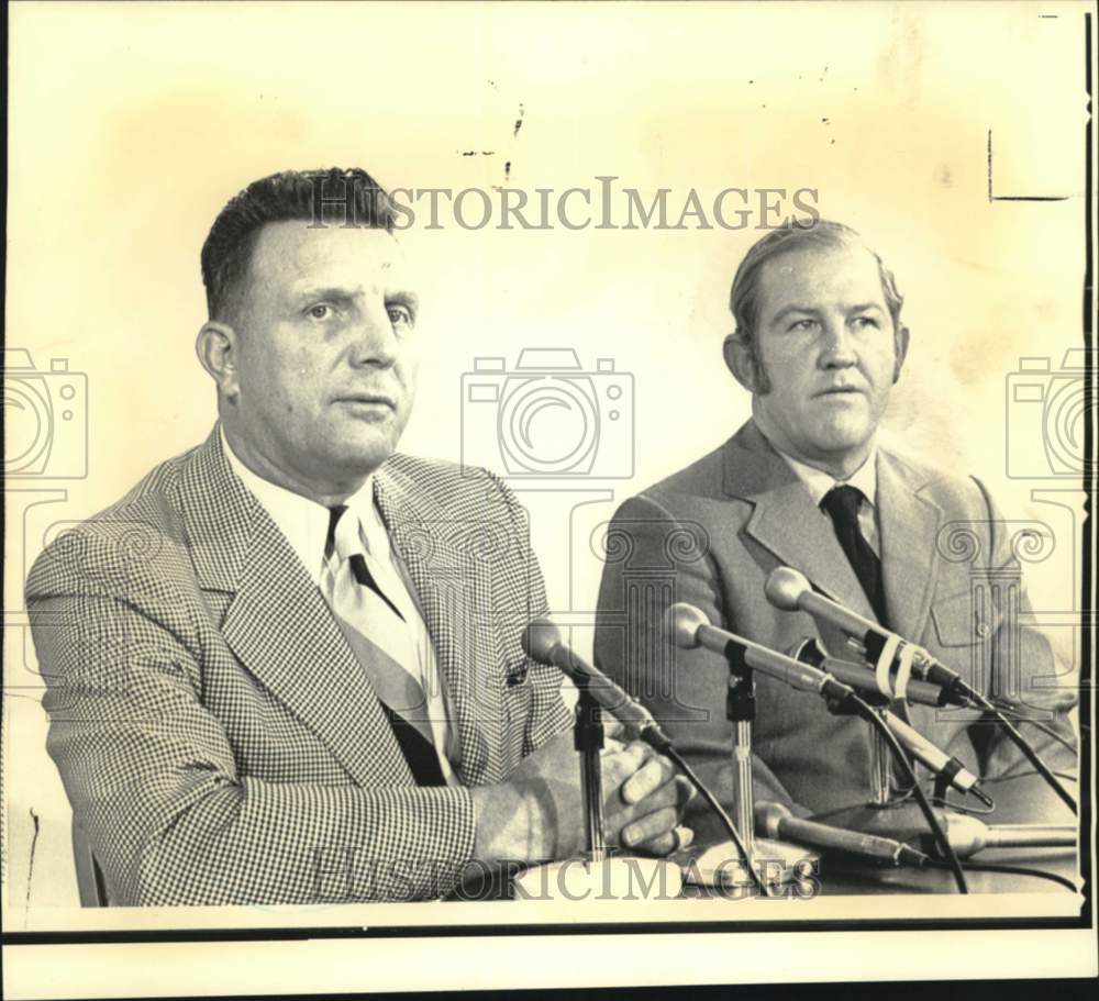 1971 Press Photo Ex-Saint Jerry Smith takes over top job at Denver- Historic Images