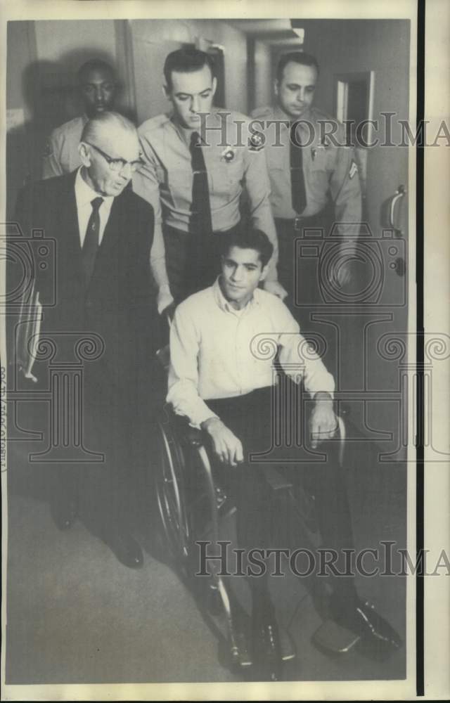 1968 Press Photo Sirhan Bishara Sirhan escorted in Los Angeles Central jail- Historic Images