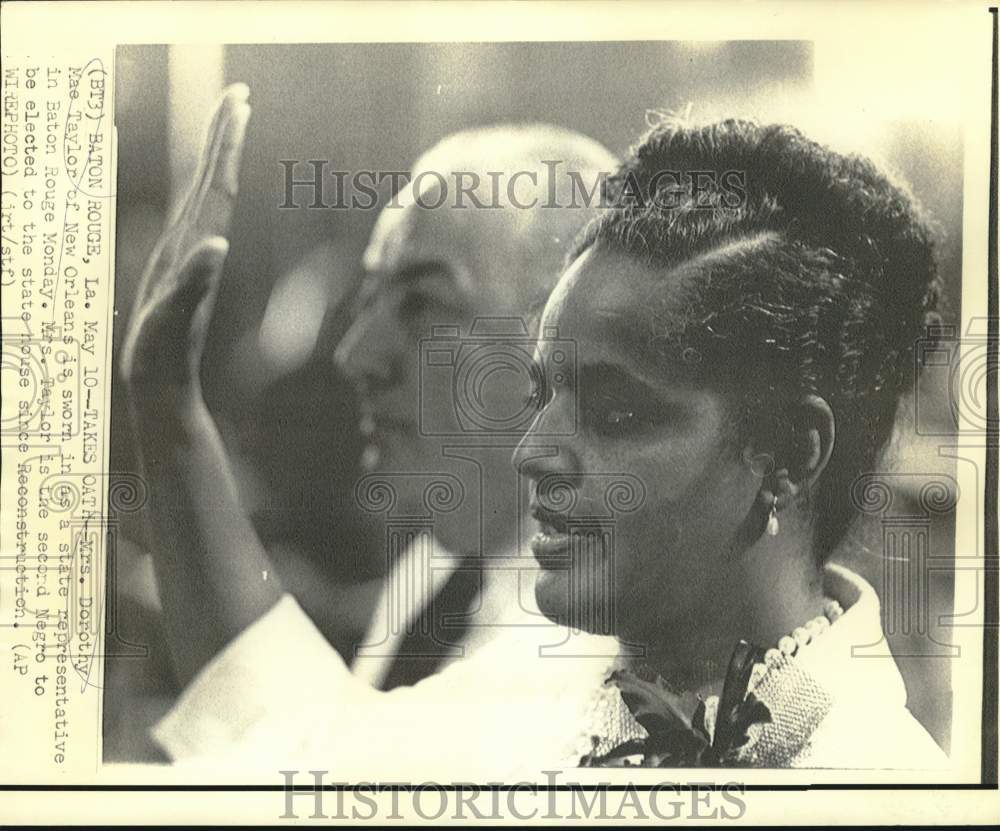1971 Press Photo Dorothy Taylor sworn in as state representative in Baton Rouge.