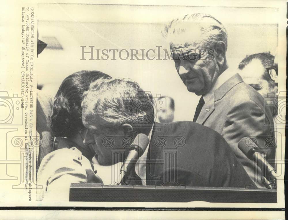 1968 Press Photo Lady Bird Johnson and John Connally confer at Randolph AFB, TX- Historic Images