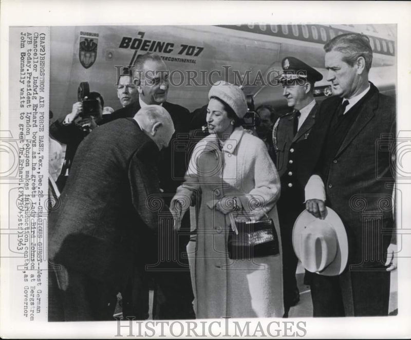 Load image into Gallery viewer, 1963 Press Photo Ludwig Erhard greets Lady Bird Johnson at Bergstrom AFB, Texas
