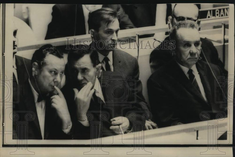 Load image into Gallery viewer, 1967 Press Photo Alexei Kosygin and Soviets attend United Nations meeting.
