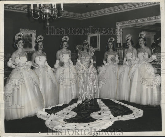 1950 Press Photo Mardi Gras Carnival, Queen of Osiris with her maids - nox00072