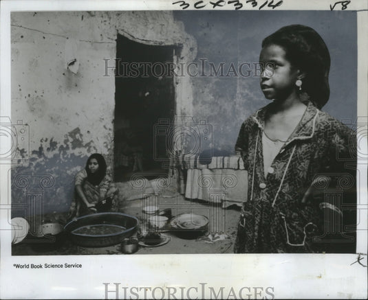 1968 Press Photo Beja Tribesmen who have moved to cities in the Sudan- Historic Images