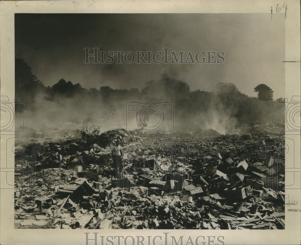 1950 Press Photo Smoke coming off the Agriculture Street Dump - nox00348