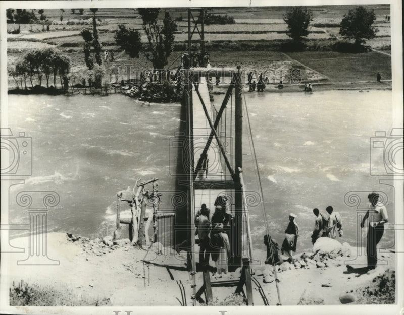 Load image into Gallery viewer, 1966 Press Photo US Corps of Engineers supervise construction of Kabul-Kandahar

