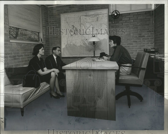1966 Press Photo Adoptions-Miss Sally Matlock meets in her office with a couple