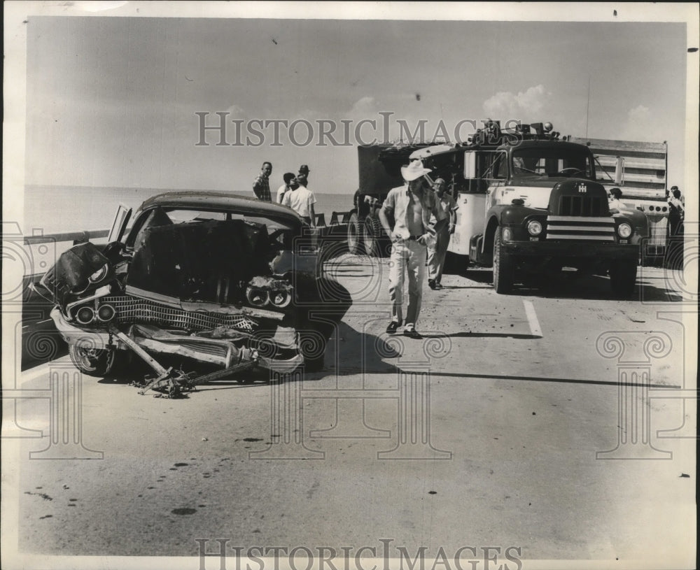 1967 Press Photo Gravel truck collided with car on Lake Pontchartrain Causeway- Historic Images