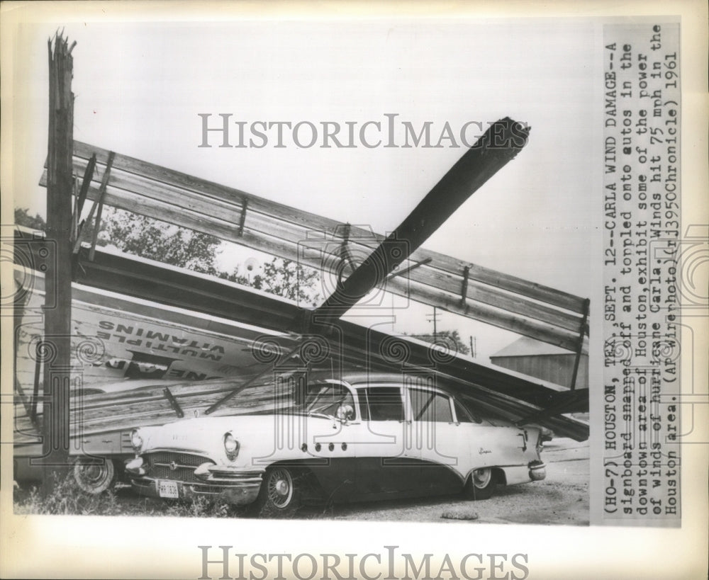 1961 Press Photo Signboard snapped off and fell on cars due to Hurricane Carla- Historic Images