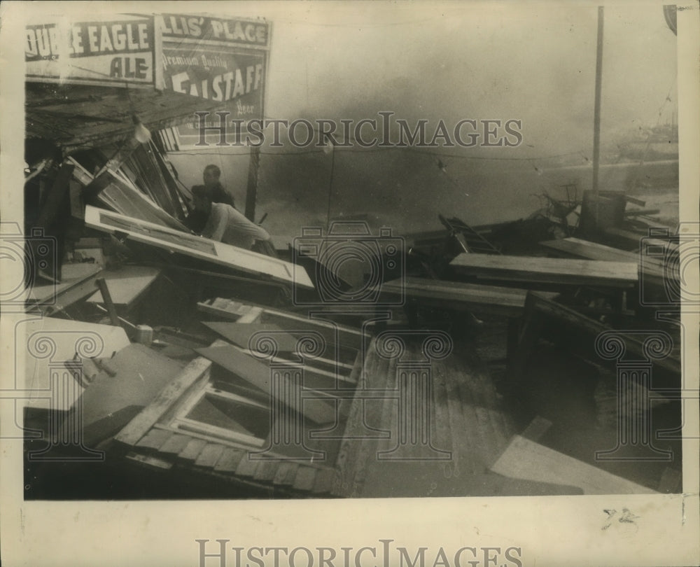 1948 Press Photo Wreckage in the West End Park from Hurricane Betsy - nox00767