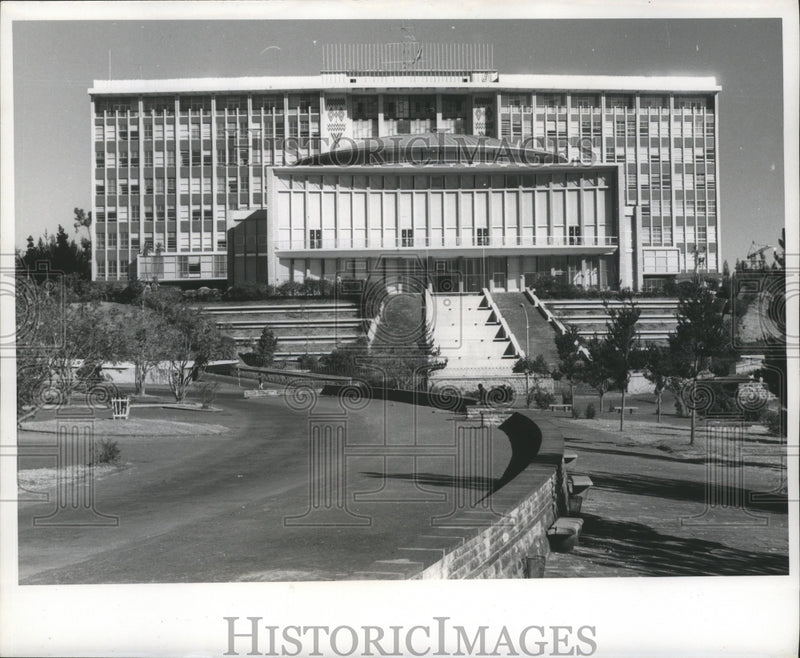 Load image into Gallery viewer, 1970 Press Photo Africa Hall and United Nations Economic Commission for Africa
