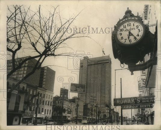 1972 Press Photo Alder's Art Gallery & watch repair department on Canal Street