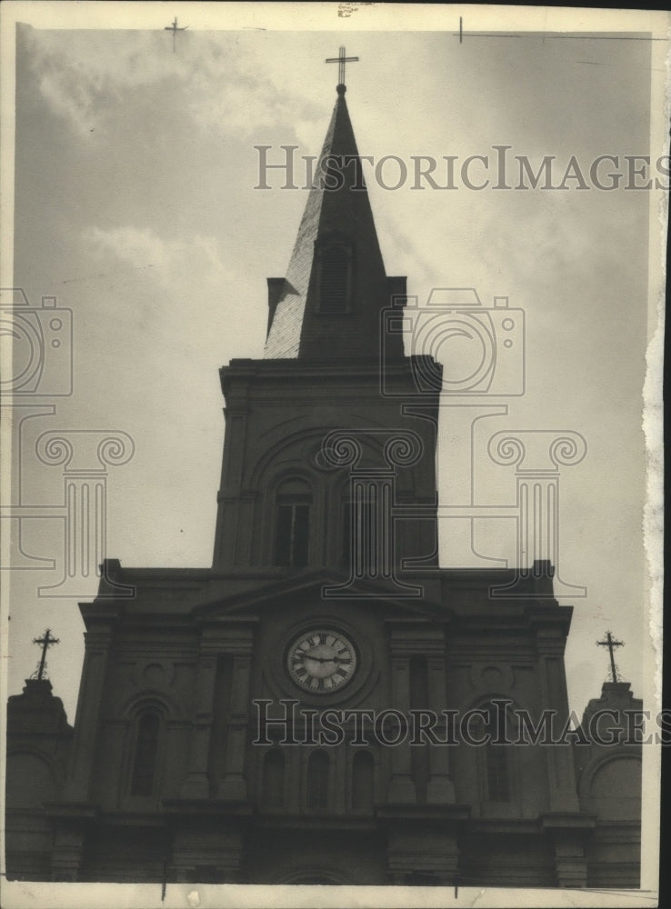 1946 Press Photo Six of the seven bells of St. Louis Cathedral hang in steeple