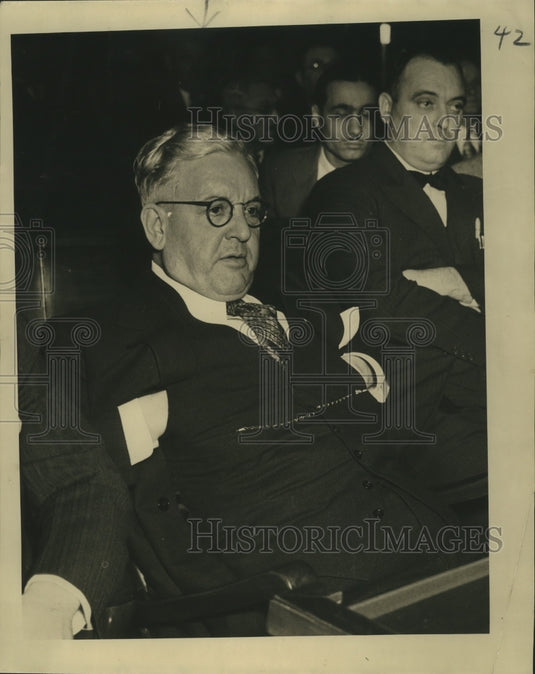 1934 Press Photo St. Clair Adams sits with other men - nox01419