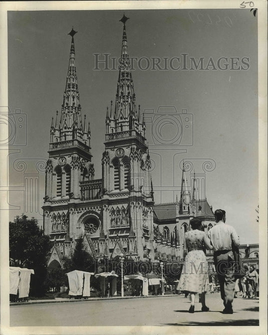 Press Photo Tourists visit the Cathedral of Our Lady of Lujan in Argentina.