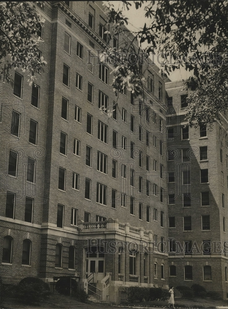 1964 Press Photo Baptist Hospital in New Orleans, exterior - nox01933