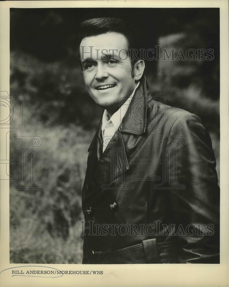 Load image into Gallery viewer, 1974 Press Photo Bill Anderson, country music singer, songwriter and TV host.
