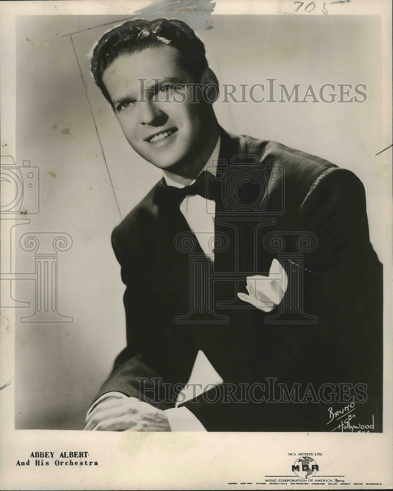 Load image into Gallery viewer, 1953 Press Photo Abbey Albert, piano virtuoso, headshot poster - nox02036
